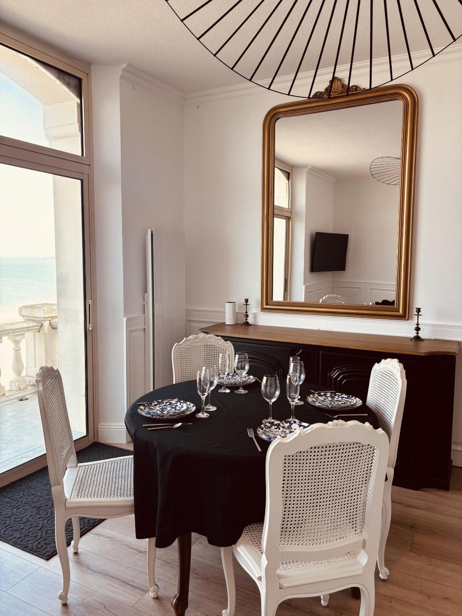 Villa Ker Eole Vue Mer Динар Экстерьер фото