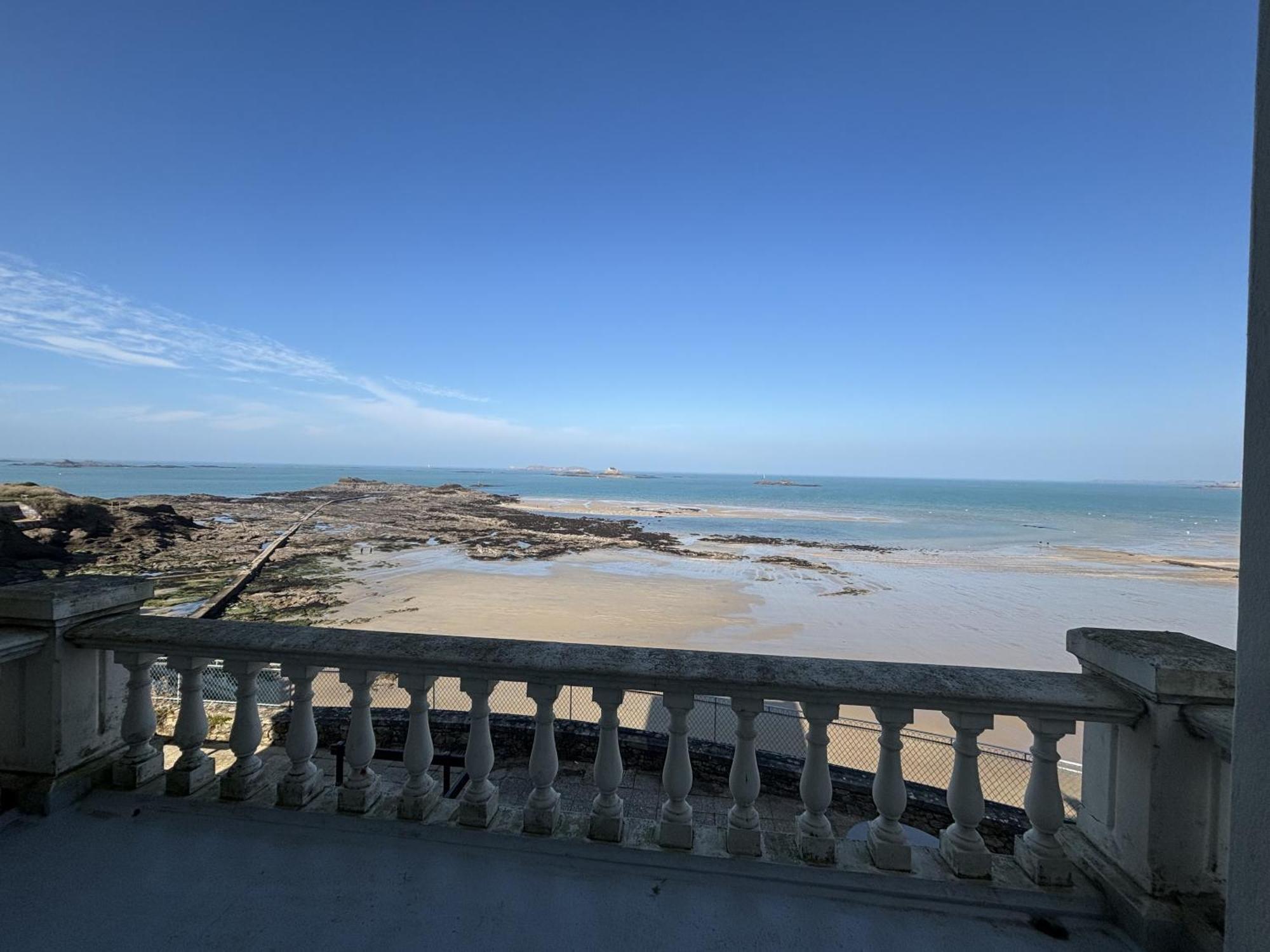 Villa Ker Eole Vue Mer Динар Экстерьер фото